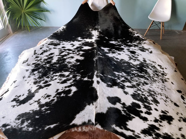 3 People who Would Appreciate a Cowhide Rug Gift - eCowhides.com