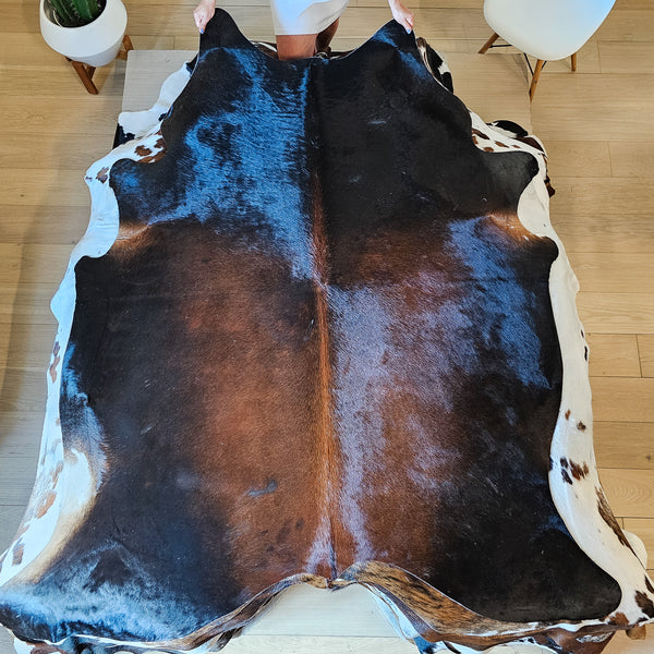Natural Chocolate Cowhide Rug Size Large 2894