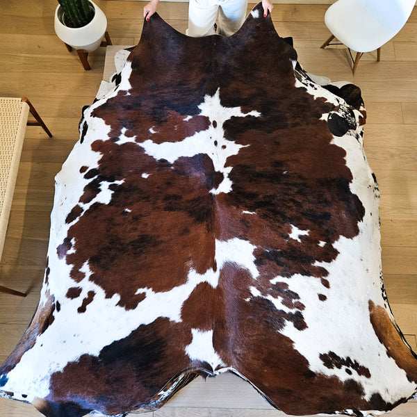 Natural Tricolor Cowhide Rug Size X Large 3323 , Stain Resistant Fur | eCowhides