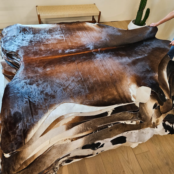 Brazilian Chocolate Cowhide Rug Size Large 3958 , Stain Resistant Fur | eCowhides