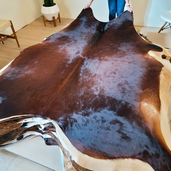 Natural Brazilian Chocolate Cowhide Rug Size Large 3163 , Stain Resistant Fur | eCowhides