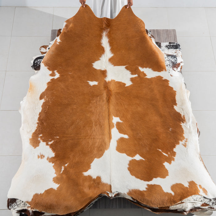 Brown and White Cowhide Rug Size 7'5" L x 7'3" W 5403