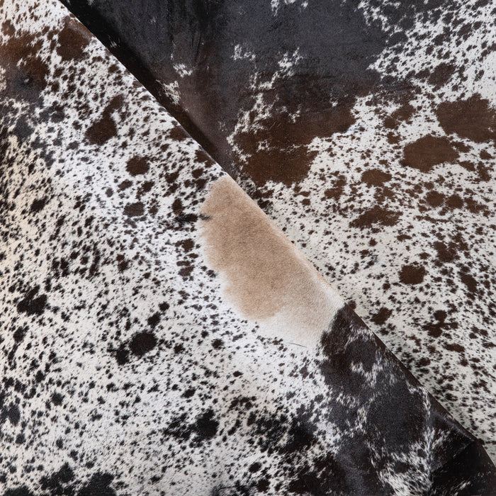 Chocolate and White Cowhide Rug Size 5'5" L x 6'10" W 6280