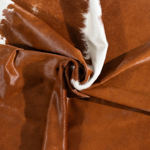 Brazilian Hereford Cowhide Rug Size 6'6" L x 5'7" W 1450
