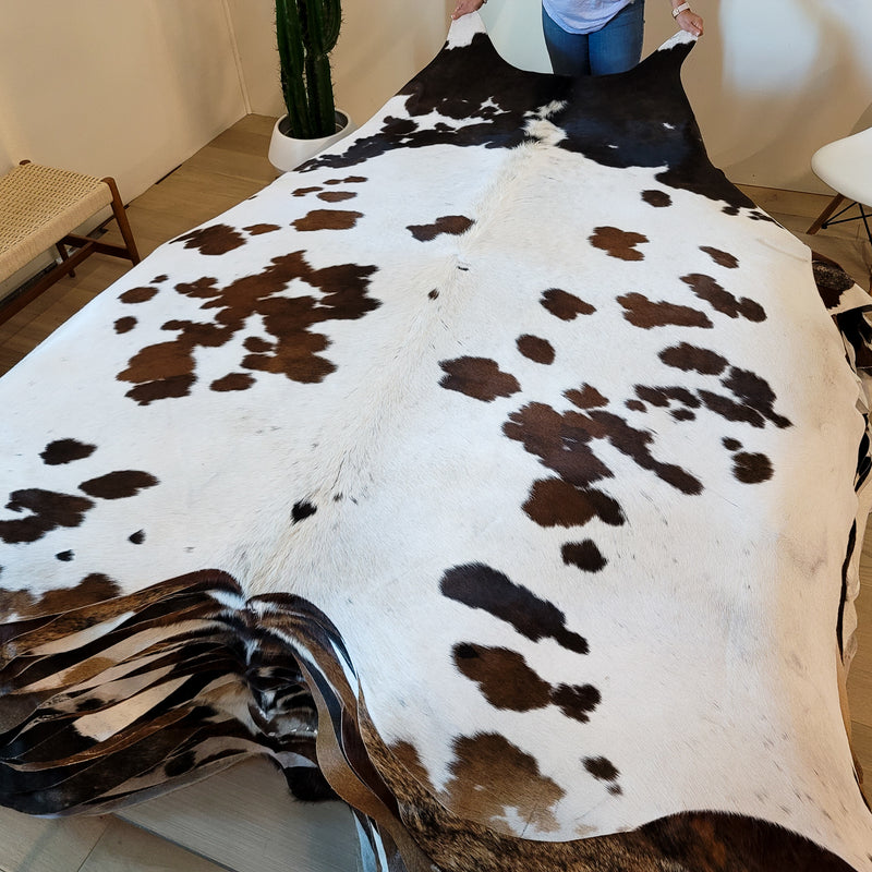 Natural Chocolate And White Cowhide Rug Size X Large 2436 , Stain Resistant Fur | eCowhides