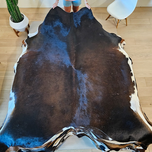 Natural Brazilian Chocolate Cowhide Rug Size X Large 2763