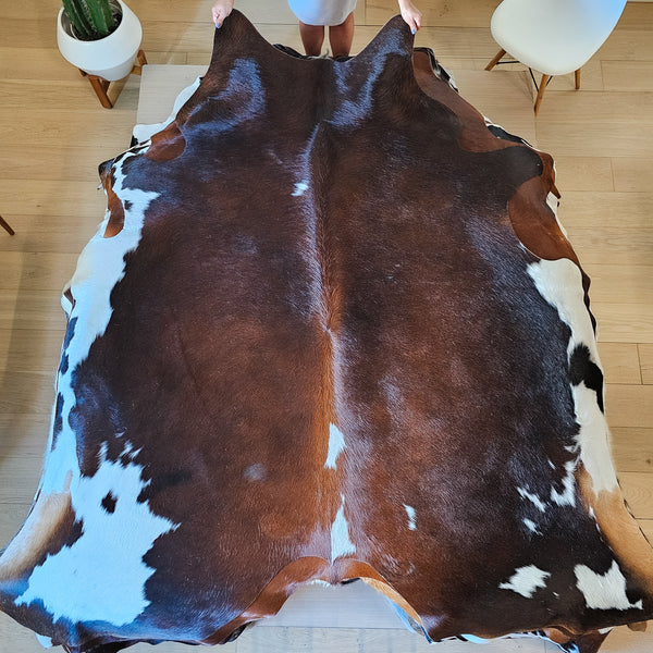 Natural Brown and White Cowhide Rug Size Large 2861