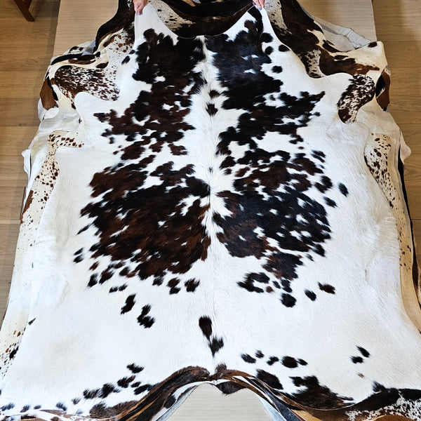 Natural Tricolor Cowhide Rug Size Large 3191