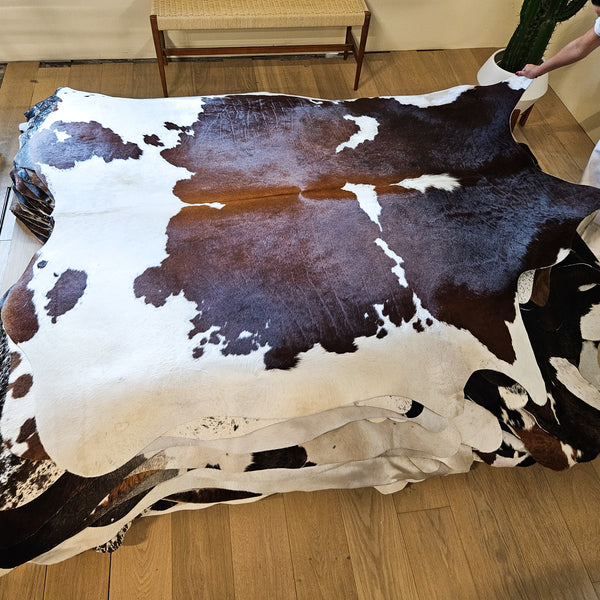 Natural Chocolate and White Cowhide Rug Size X Large 3426