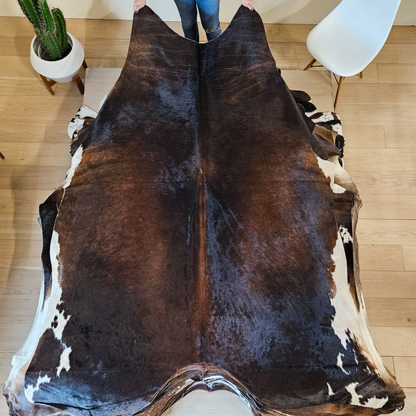 Brazilian Chocolate Cowhide Rug Size X Large 3962 , Stain Resistant Fur | eCowhides