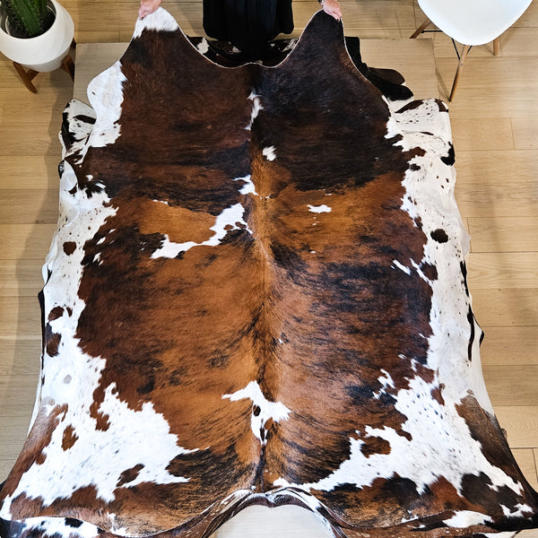 Tricolor Cowhide Rug Size XL 4054