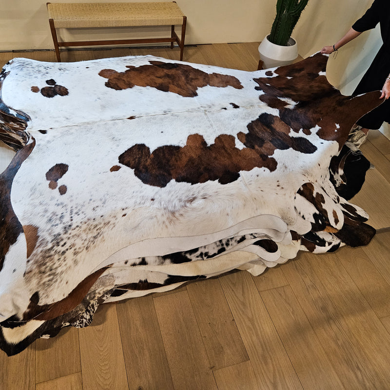 Tricolor Cowhide Rug Size X Large 4264