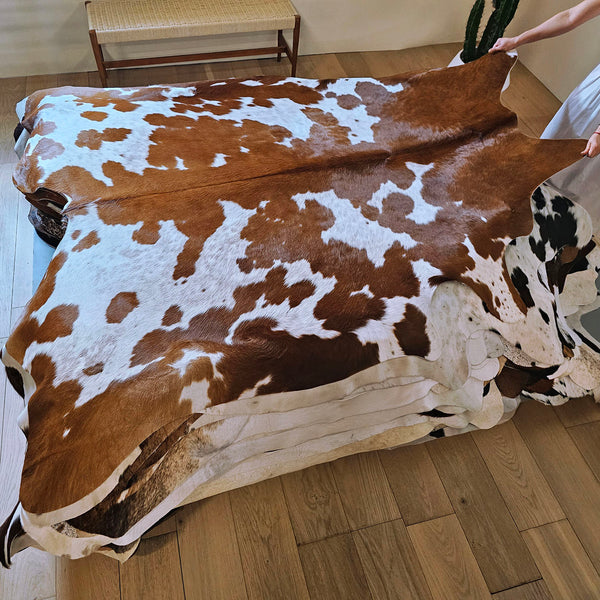 Brown and White Cowhide Rug Size 7'7" L x 7'6" W 7830