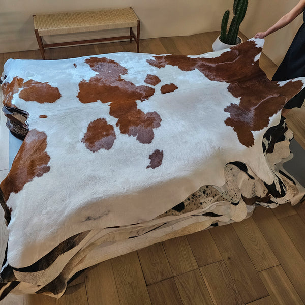 Brown and White Cowhide Rug Size 8'4" L x 7'1" W 8071