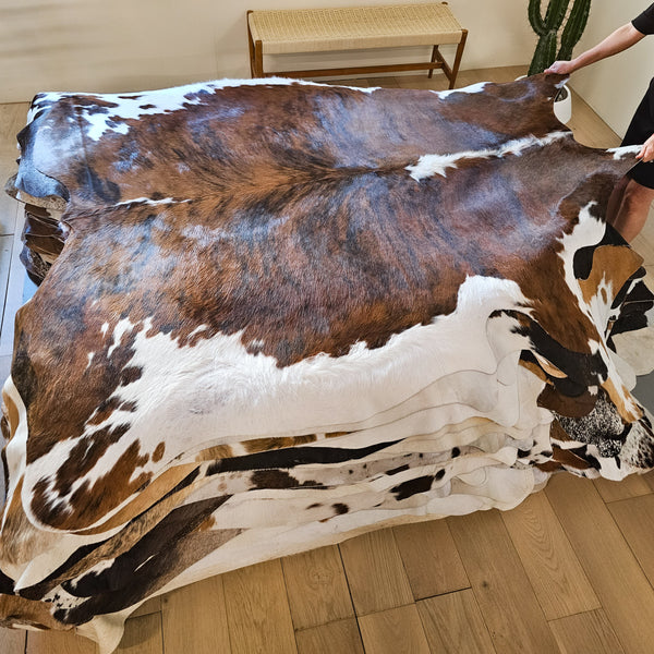 Tricolor Cowhide Rug Size 7'0" L x 7'0" W 8495