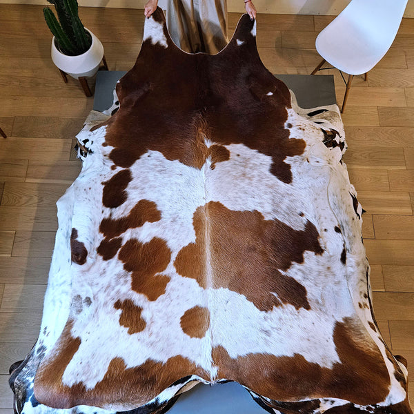 Brown and White Cowhide Rug Size 7'8" L x 5'9" W 7757