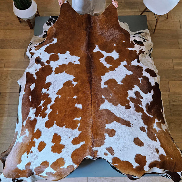 Brown and White Cowhide Rug Size 7'7" L x 7'6" W 7830