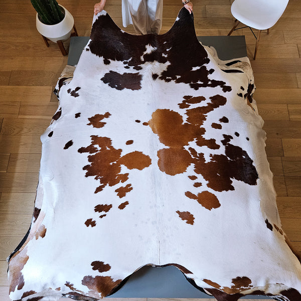 Brown and White Cowhide Rug Size 7'10" L x 7'6" W 7998