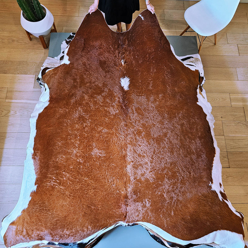 Brown and White Cowhide Rug Size 7'5" L x 7'3" W 8099