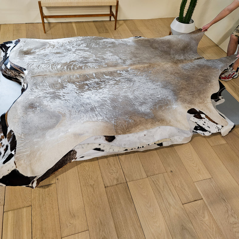 Champagne Cowhide Rug Size 8'5" L x 7'5" W 9389