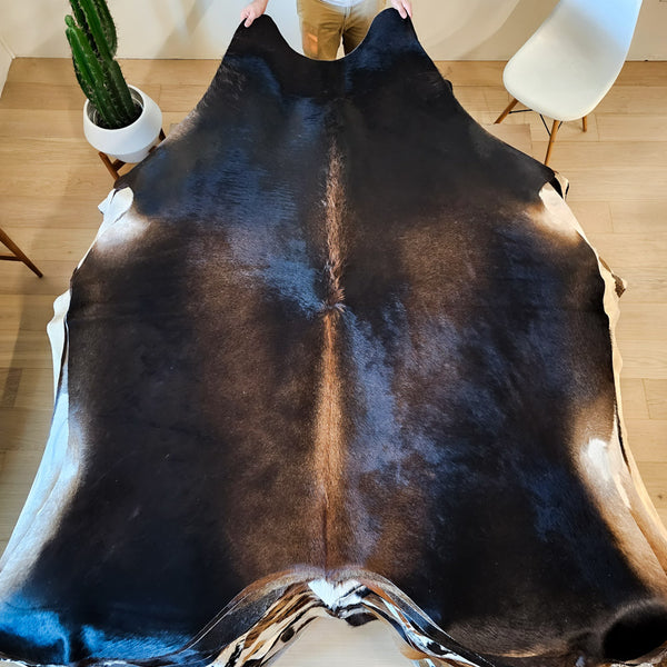 Natural Brazilian Chocolate Cowhide Rug Size X Large 2319