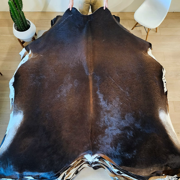 Natural Brazilian Chocolate Cowhide Rug Size X Large 2328