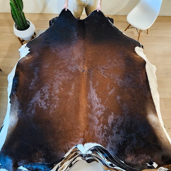 Natural Brazilian Chocolate Cowhide Rug Size X Large 2334