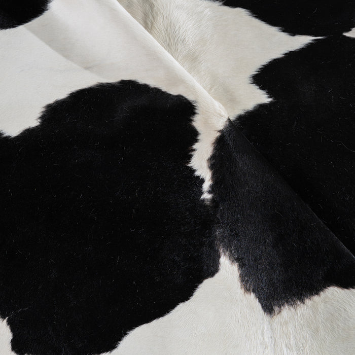 Black and White Cowhide Rug Size 6'9" L x 6'9" W 5409