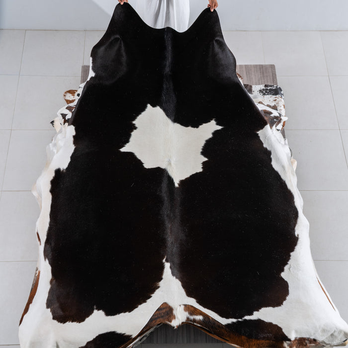 Black and White Cowhide Rug Size 7'11" L x 7'8" W 5431