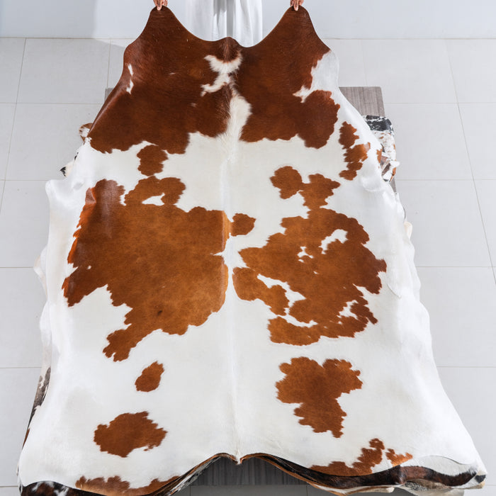 Brown and White Cowhide Rug Size 7'11" L x 7'4" W 5439