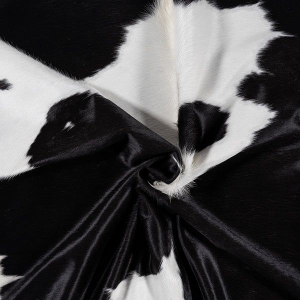 Brazilian Black and White Cowhide Rug Size 7'2" L x 7'2" W 8289