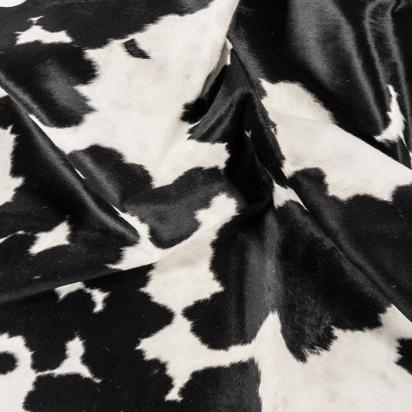 Vintage Black and White Cowhide Rug Size 6'9" L x 5'8" W 8585