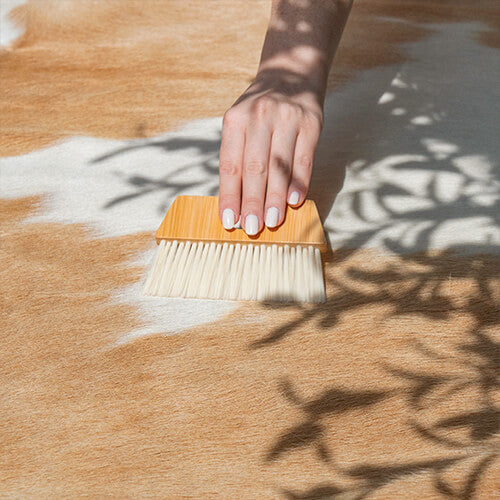 Easy to clean palomino and white