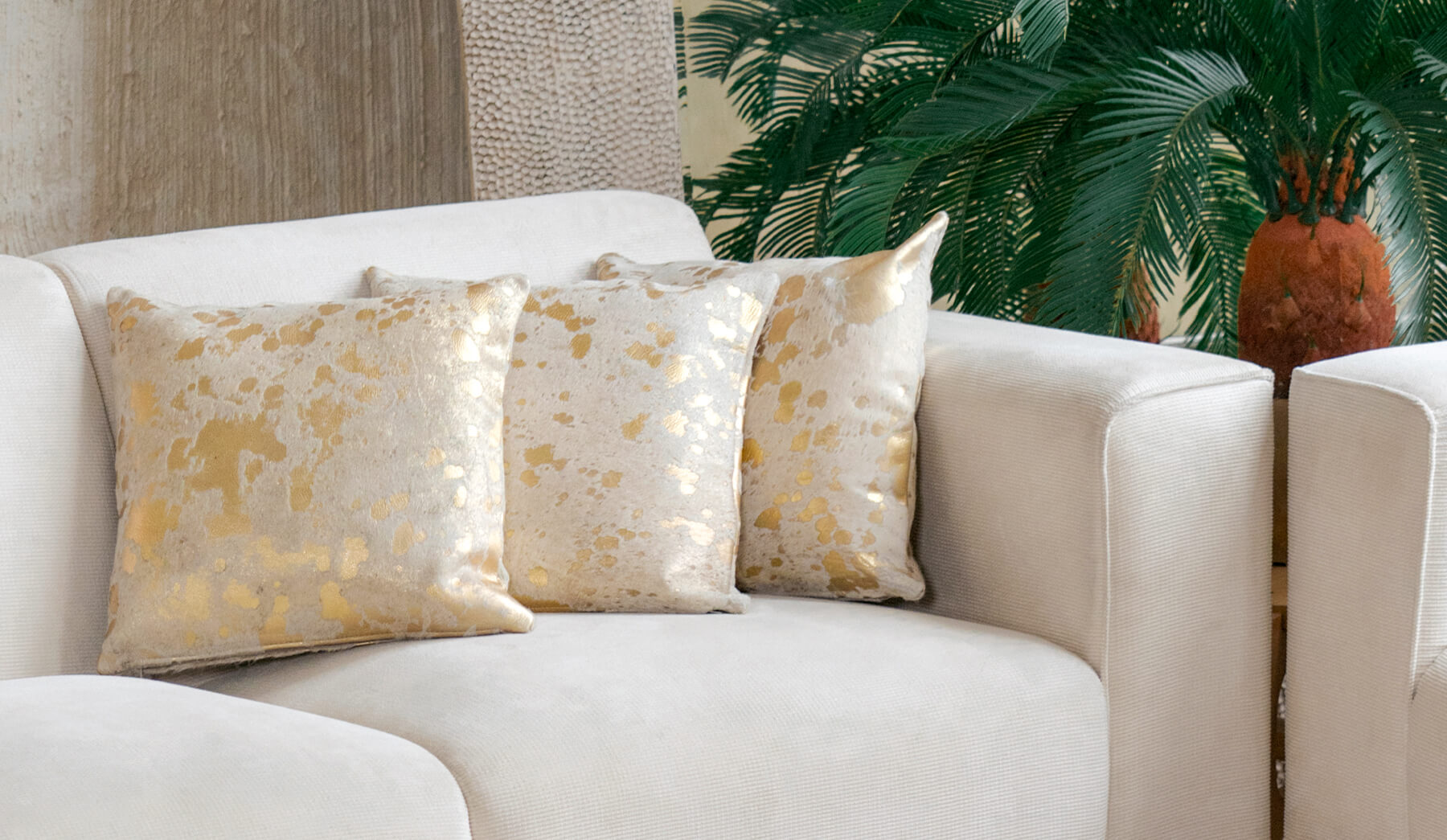 Metallic Gold Pillow Lifestyle