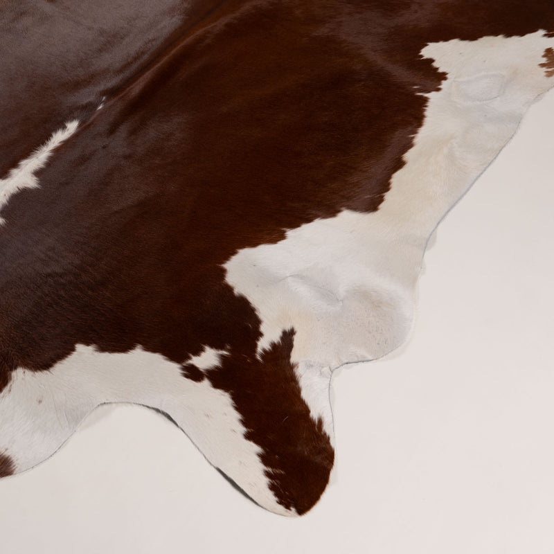 Brazilian Hereford Cowhide Rug Size 7'3" L x 7'3" W 7511