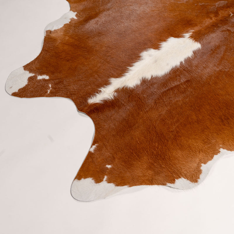 Brazilian Hereford Cowhide Rug Size 7'5" L x 7'5" W 7513