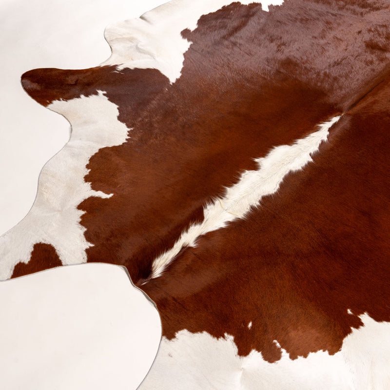 Brazilian Hereford Cowhide Rug Size 7'3" L x 7'3" W 7560