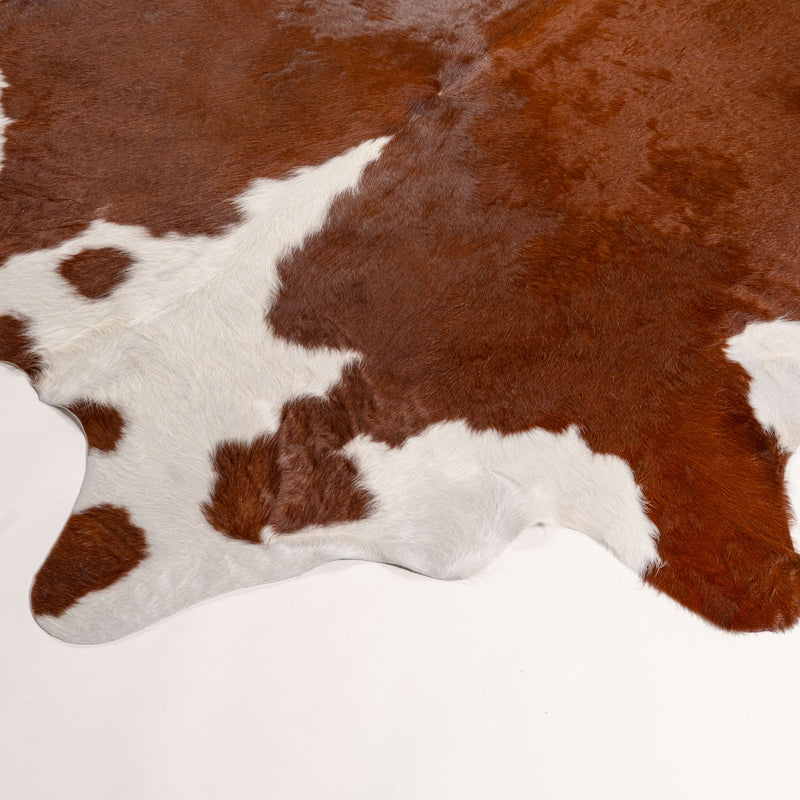 Brazilian Hereford Cowhide Rug Size 7' L x 7' W 7575