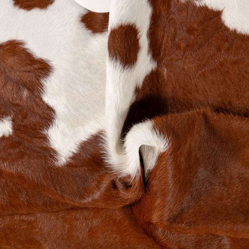 Brazilian Hereford Cowhide Rug Size 7' L x 7' W 7575