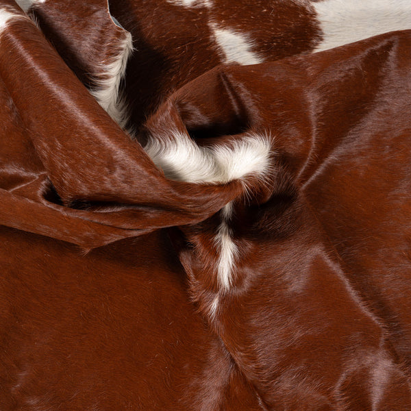 Brazilian Hereford Cowhide Rug Size 7' L x 7'1" W 7580