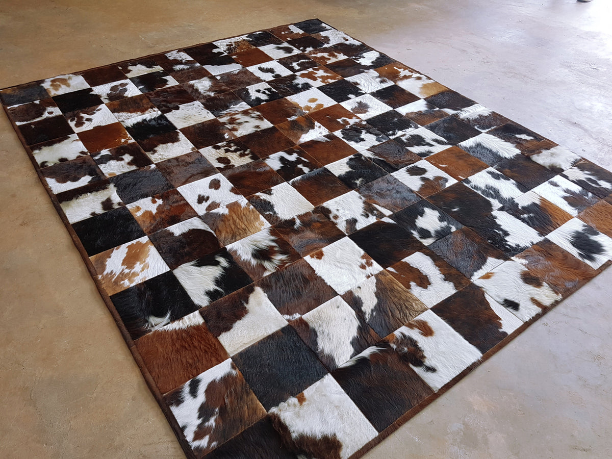 PATCHWORK COWHIDE RUG - Hair-On Fur Leather Rug, Round Cowhide Rug, Handmade Cowskin Rug, Animal Skin Rug, newest Patchwork Decor, Tricolor Cow Rug